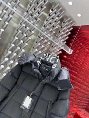 Пальто Moncler 24840