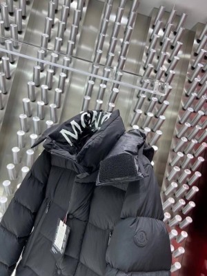 Пальто Moncler 24840