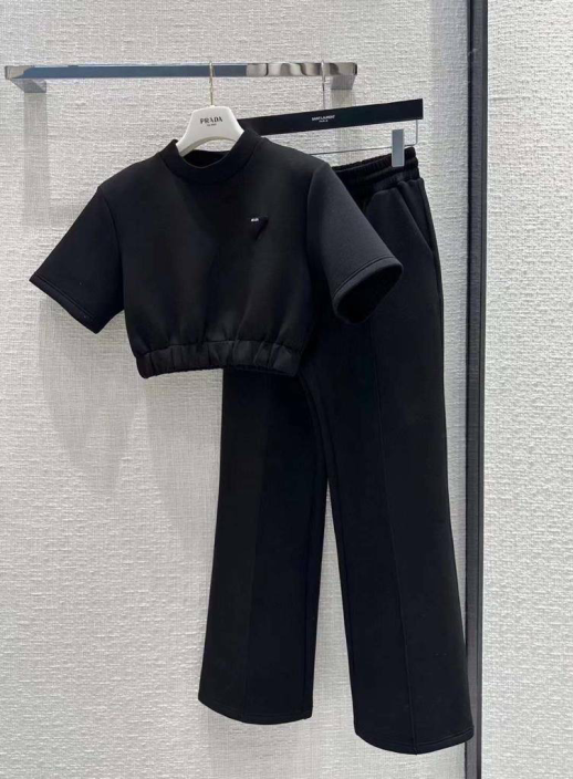 Костюм Prada 15345