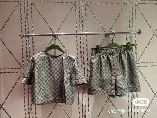 Костюм Gucci шелк 32955