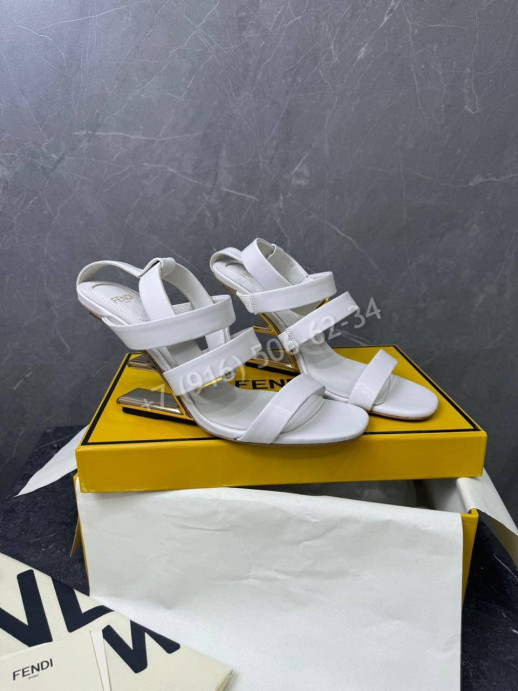 Босоножки Fendi 34653