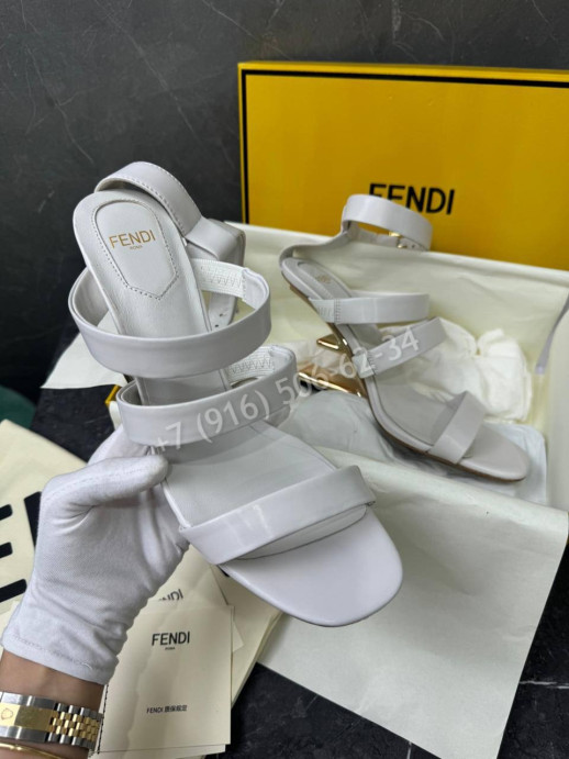 Босоножки Fendi 34653