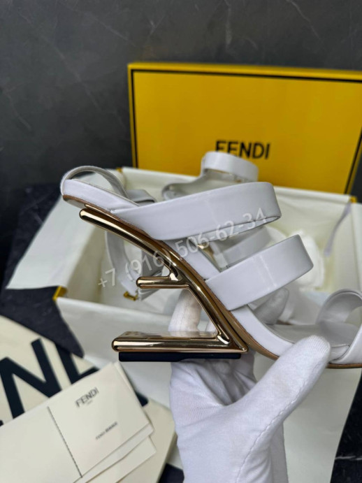 Босоножки Fendi 34653