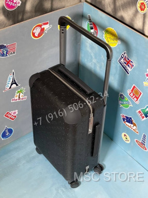 Чемодан Louis Vuitton 8820