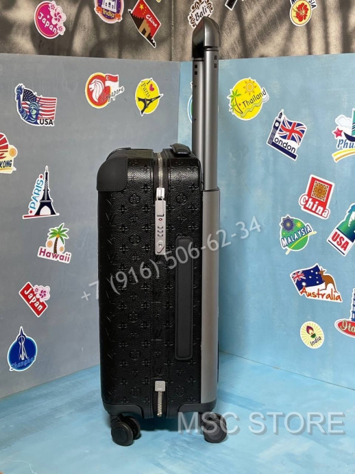 Чемодан Louis Vuitton 8820