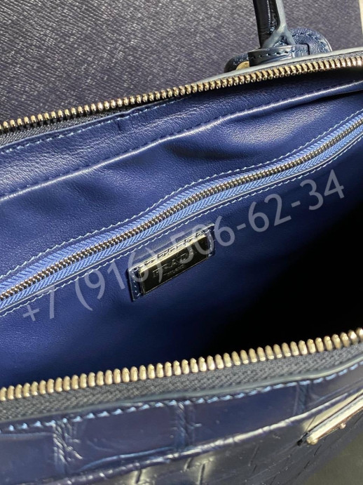 Портфель Prada из кожи крокодила 23767