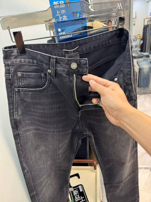 Джинсы Saint Laurent 9503