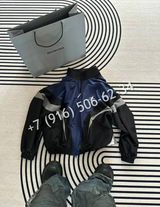 Бомбер Balenciaga 5488 1