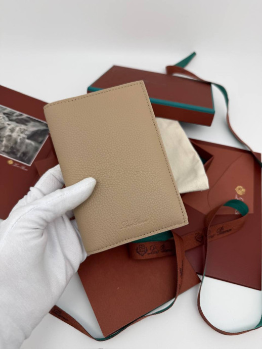 Обложка Loro Piana 10443