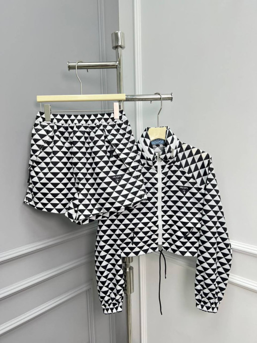 Костюм Prada 19687