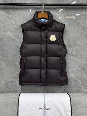 Пуховик жилетка Moncler 21102