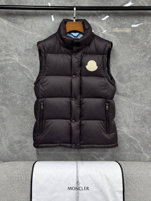 Пуховик жилетка Moncler 21102