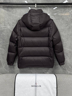 Пуховик жилетка Moncler 21102