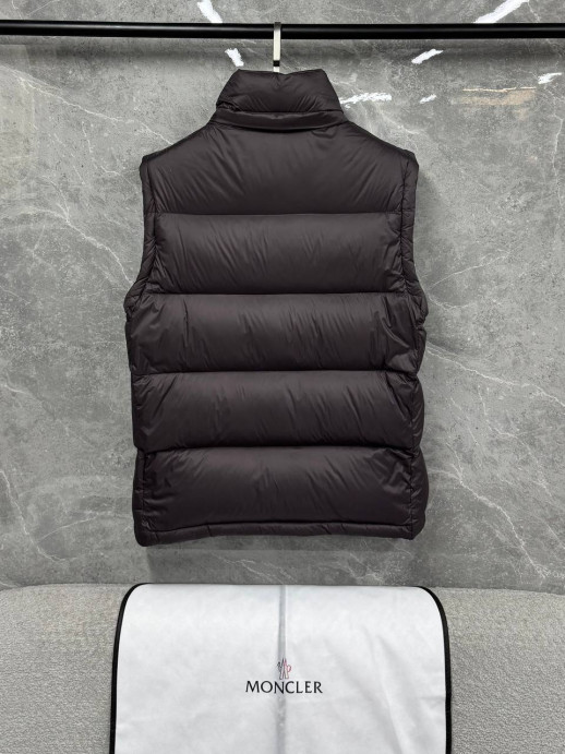 Пуховик жилетка Moncler 21102