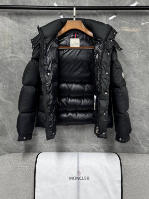 Пуховик Moncler 21103