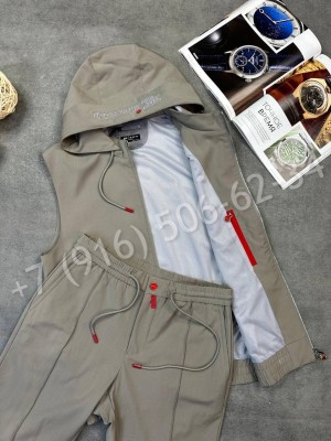 Прогулочный костюм KITON 31072