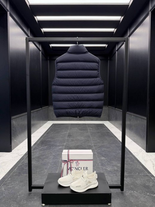 Жилетка Moncler 30011