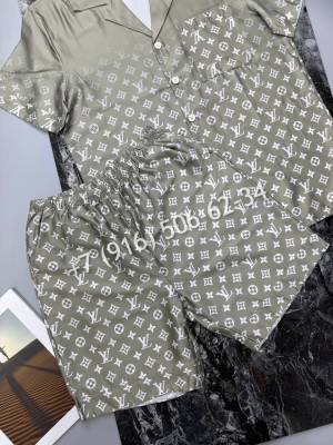 Костюм прогулочный Louis Vuitton 20525 1