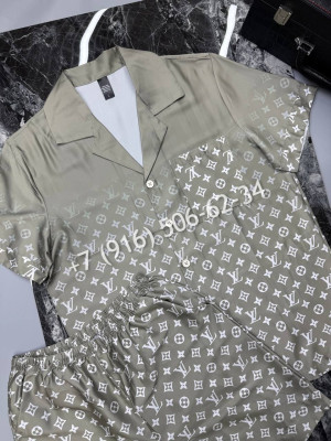 Костюм прогулочный Louis Vuitton 20525 1