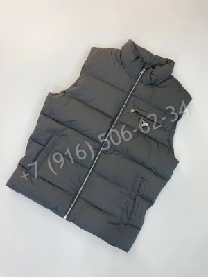 Жилетка Prada 20400