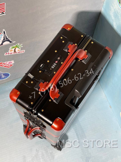 Дорожный чемодан Gucci 8252