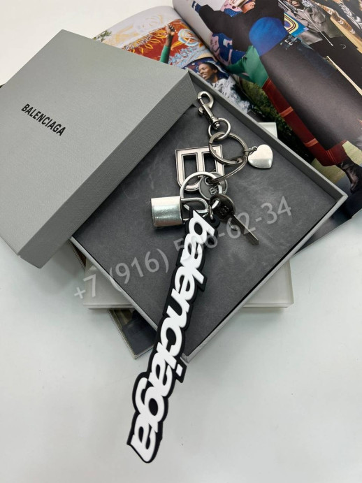 Брелок Balenciaga 33200