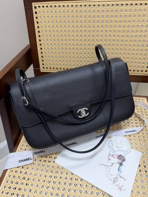 Сумка Chanel maxi flap 34764 2