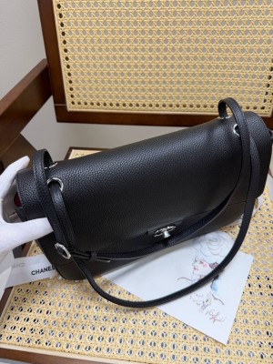 Сумка Chanel maxi flap 34764 2