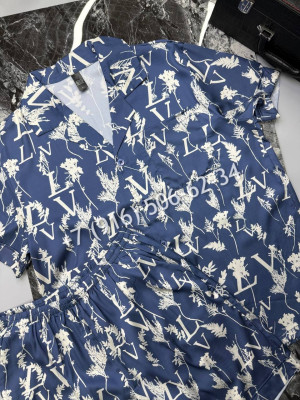 Костюм прогулочный Louis Vuitton 20525 3