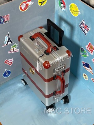 Дорожный чемодан Gucci 8253