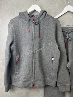 Прогулочный костюм KITON 35081